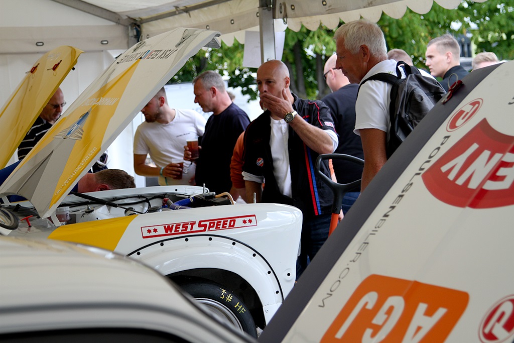 Kom helt tæt på bilerne - Er det ikke den der, du ved nok, fra...
(Foto: Motorsporten.dk)